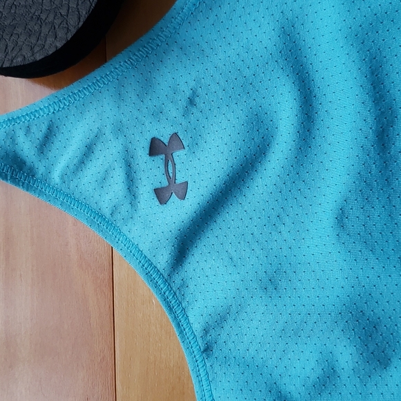 Under Armour Tank - Picture 4 of 9